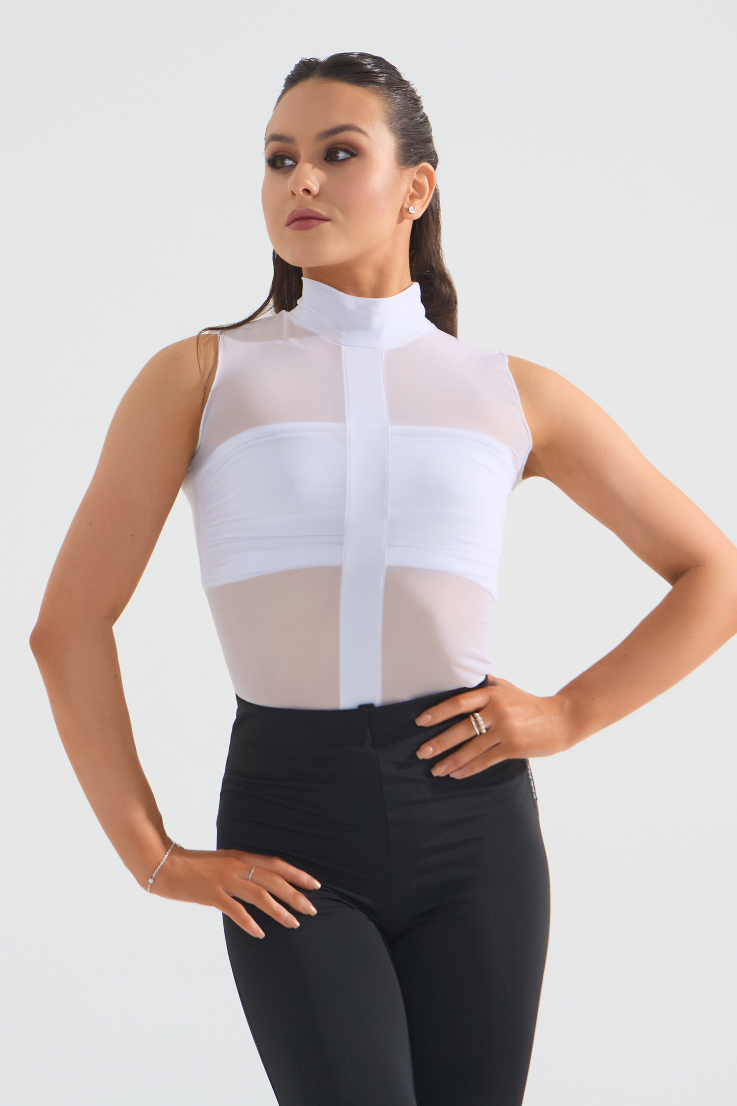 Блузка с полоской и стойкой