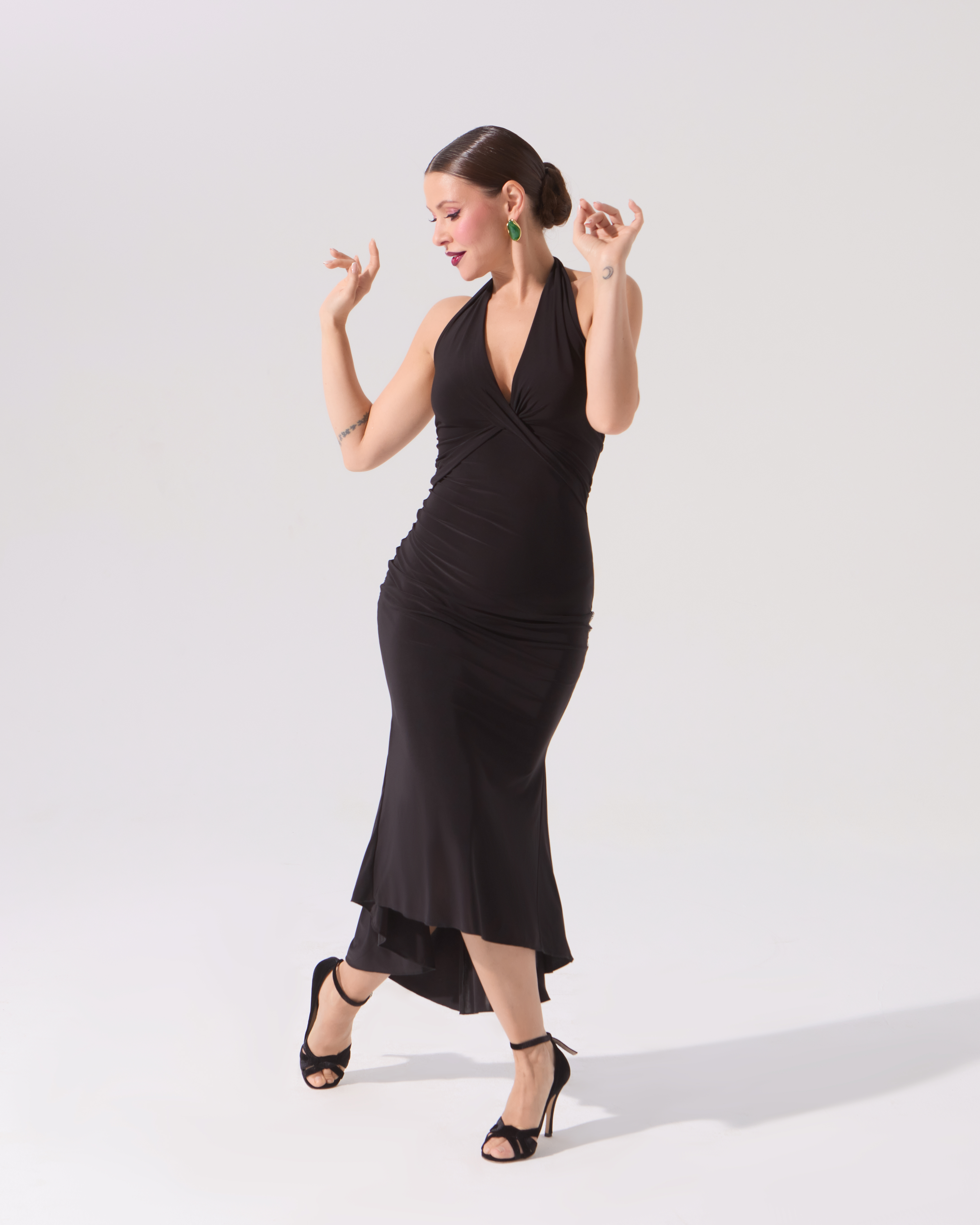 Платье для танго с перекрутом на груди (черный)
