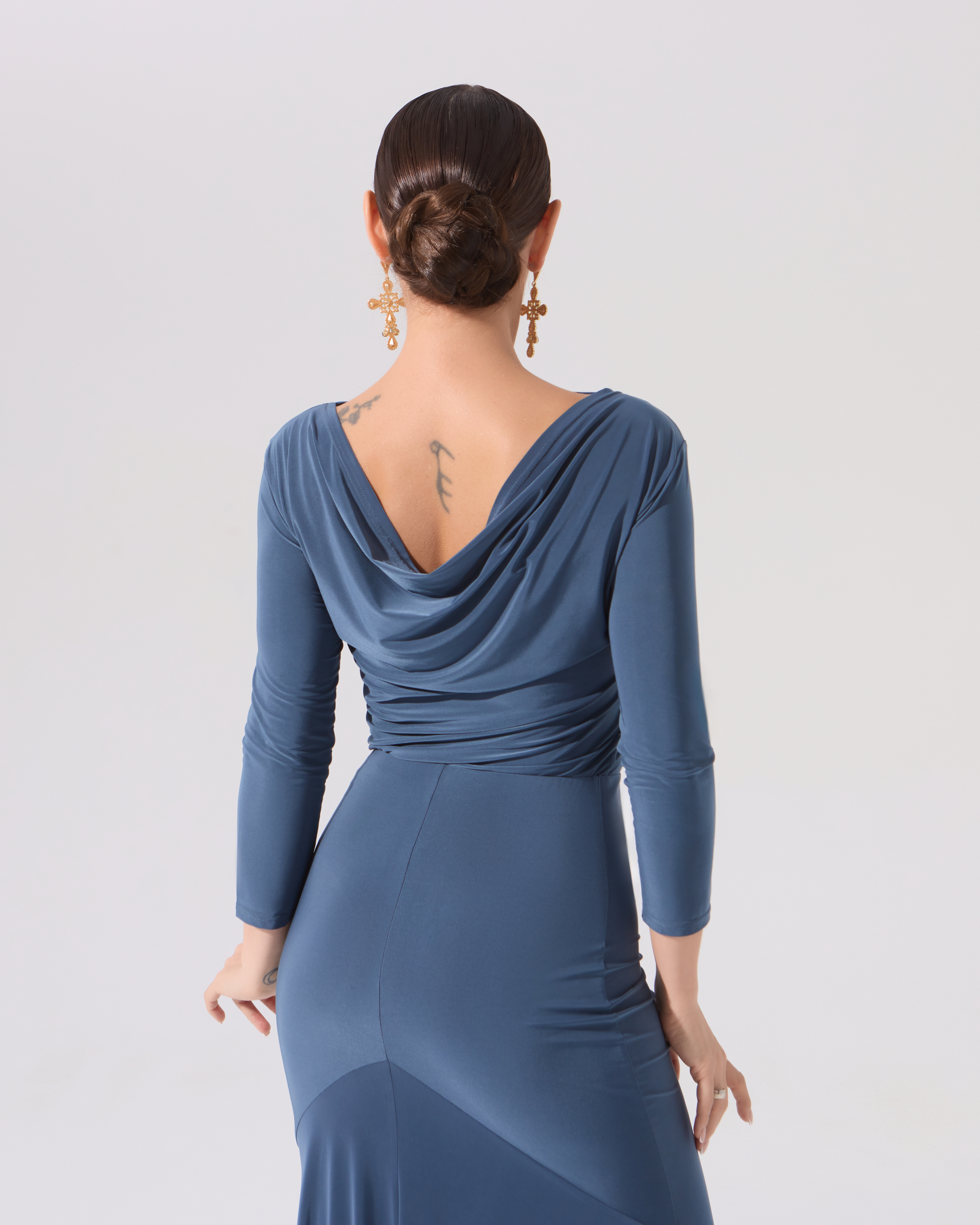 Блузка с качелью на спине (графит)