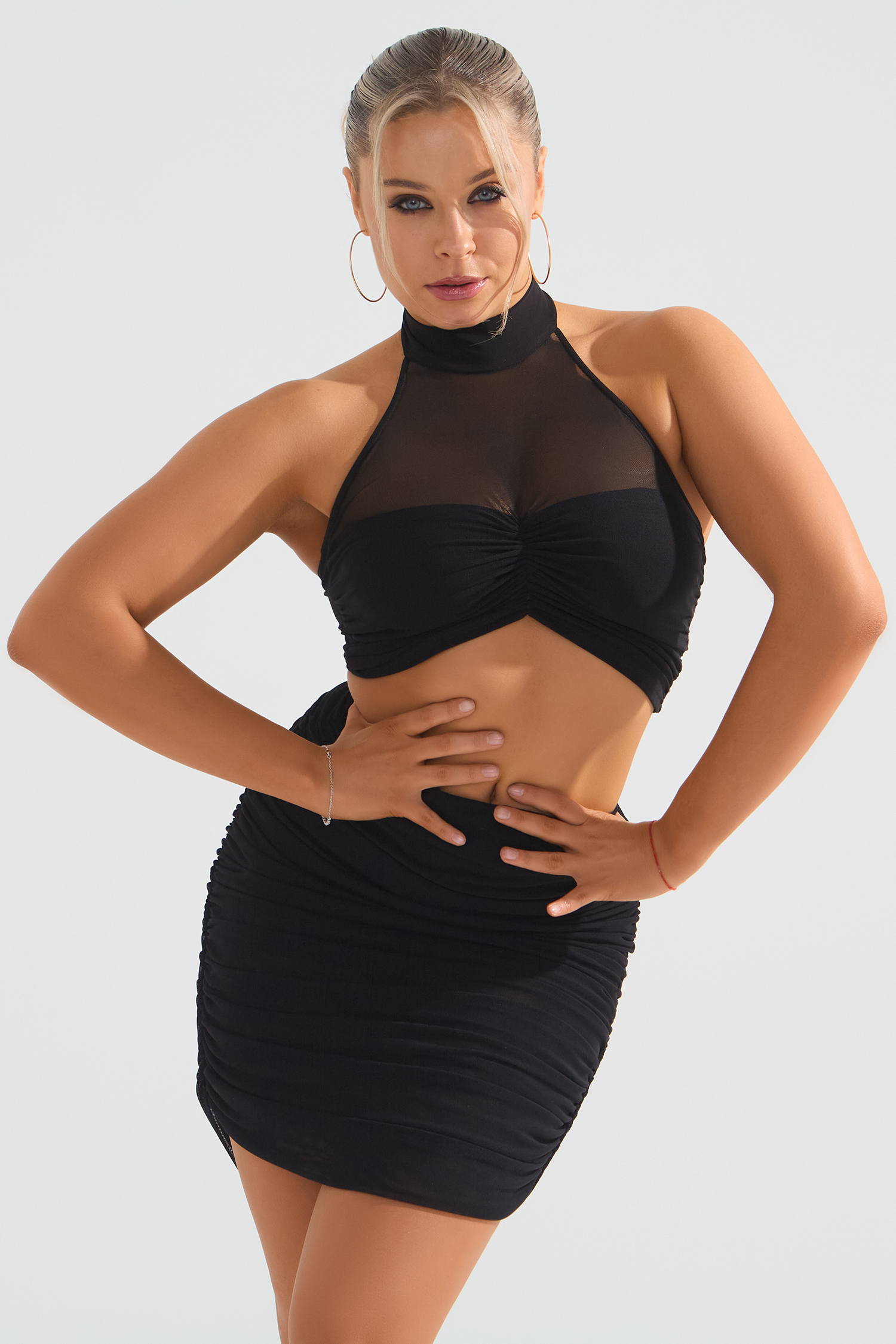 Топ со сборкой на лифе