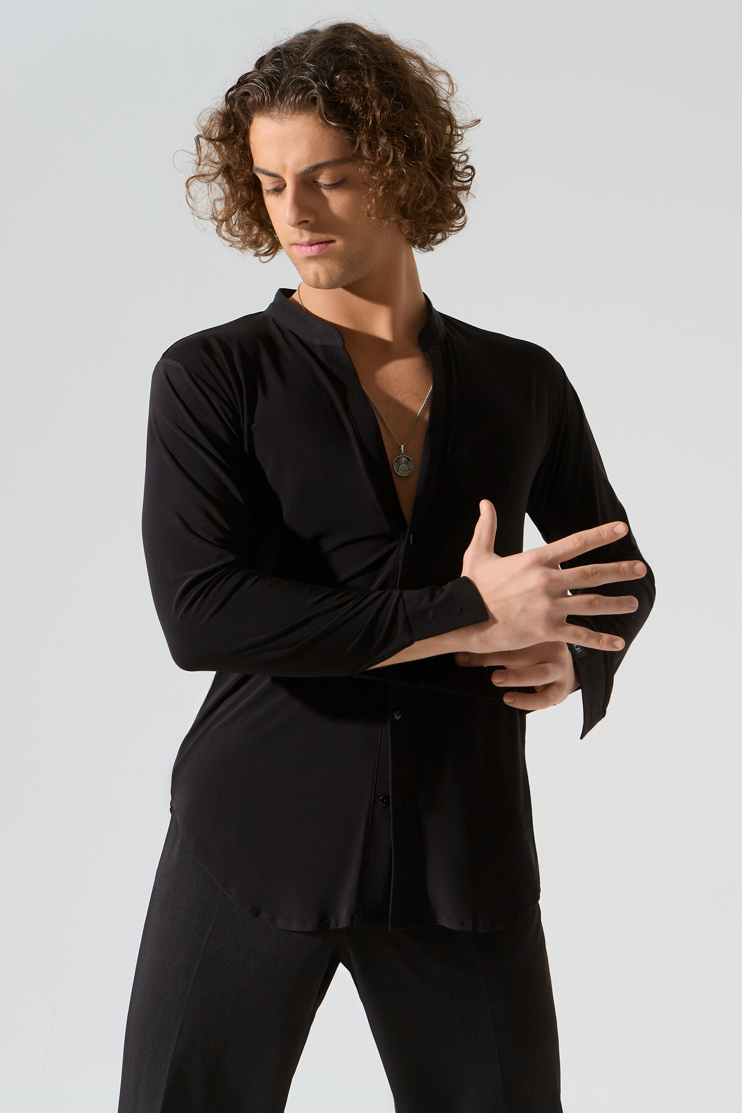 Рубашка мужская приталенная (черный)